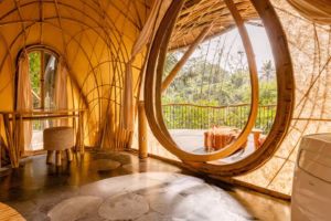 Découvrez la maison en bambou la plus emblématique de Bali pour un séjour authentique